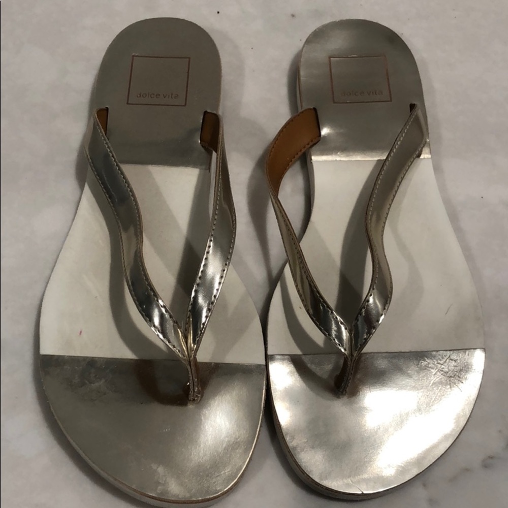 Gold flip flop